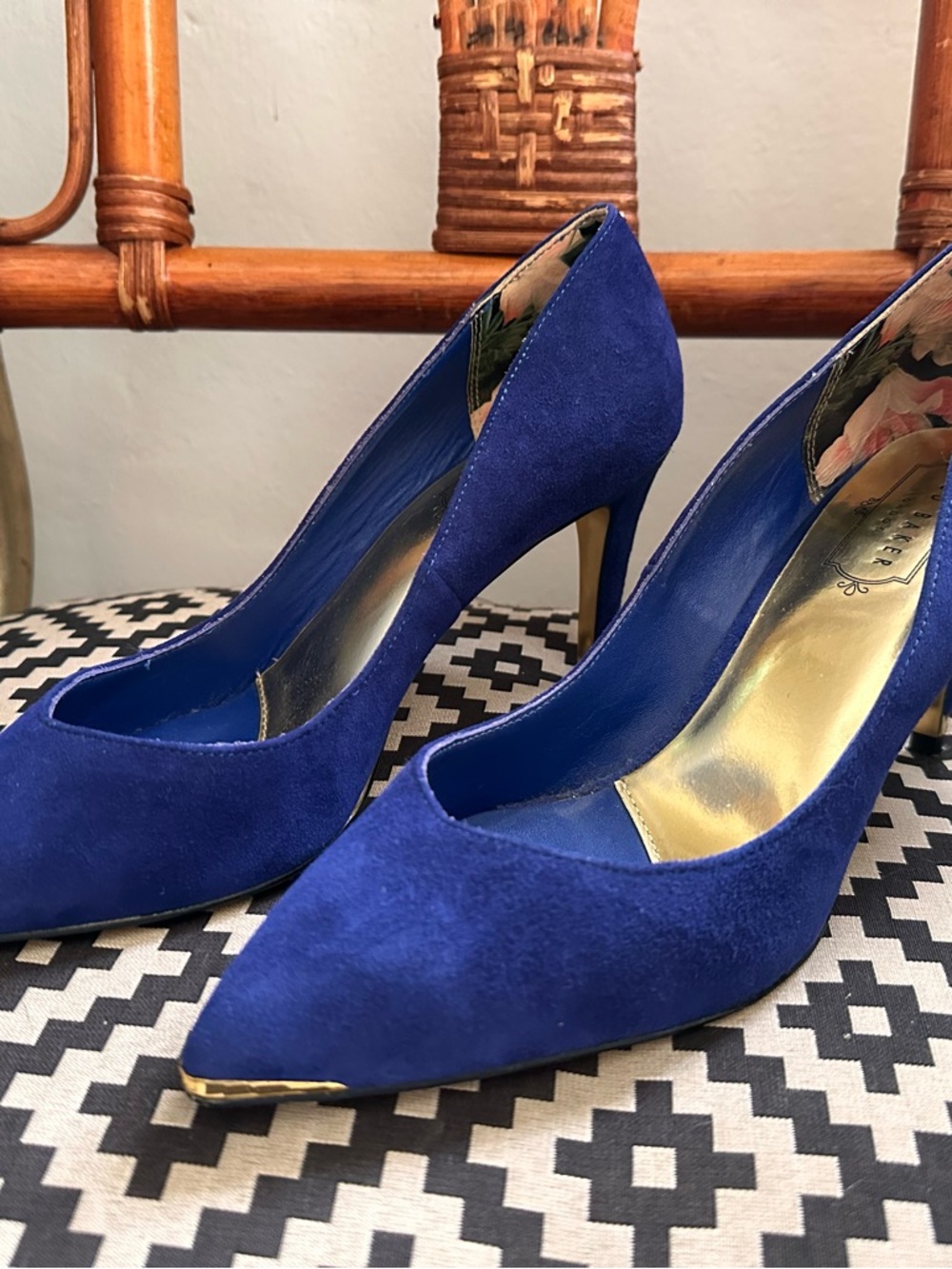 TED BAKER COBALT ROYAL BLUE SUEDE MONIRRA PUMP sz 39
